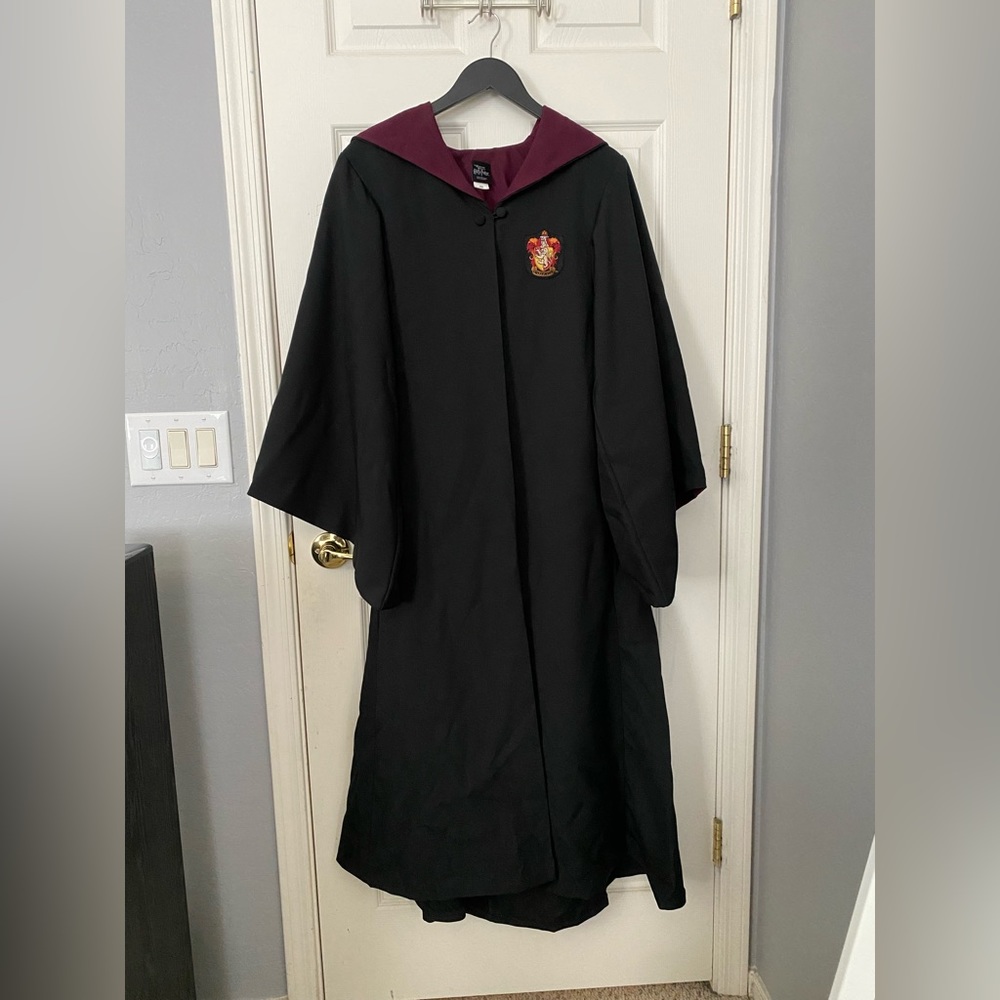 Universal Studios Harry Potter Gryffindor robe